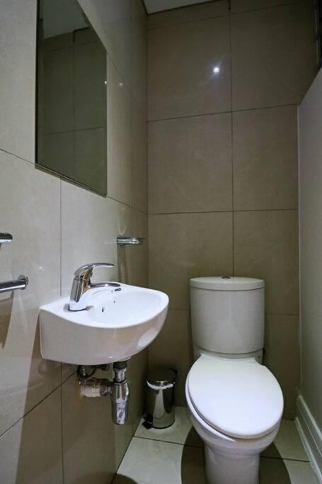Upmarket Sandton Hydro Park Apartments โจฮันเนสเบิร์ก ภายนอก รูปภาพ