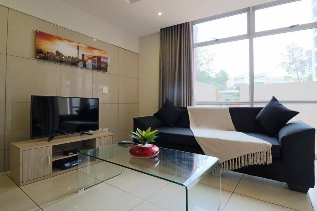 Upmarket Sandton Hydro Park Apartments โจฮันเนสเบิร์ก ภายนอก รูปภาพ