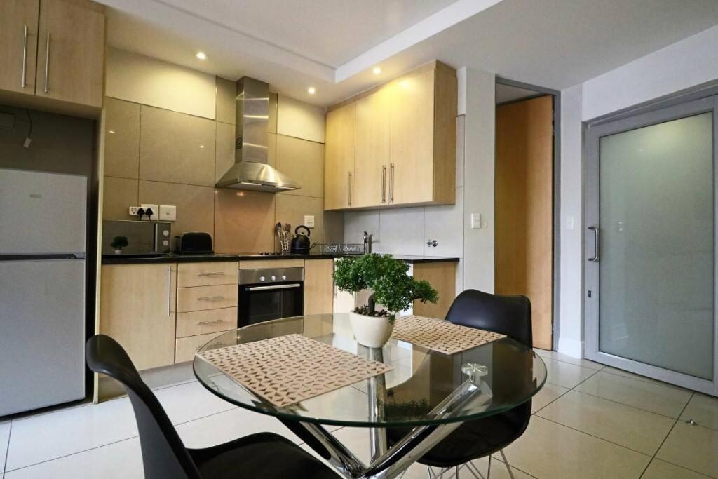 Upmarket Sandton Hydro Park Apartments โจฮันเนสเบิร์ก ภายนอก รูปภาพ