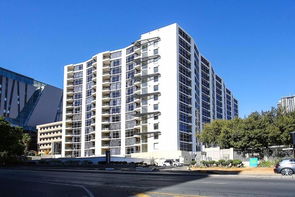 Upmarket Sandton Hydro Park Apartments โจฮันเนสเบิร์ก ภายนอก รูปภาพ